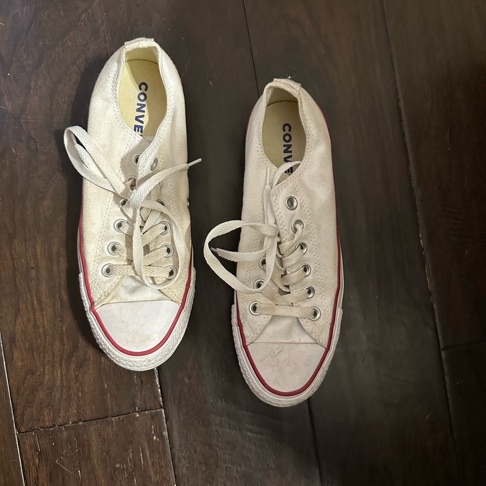 Converse White low top size 7.5 women’s 5.5 men’s